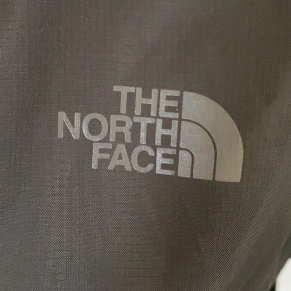 Boys north face shell - Picture 3 of 4